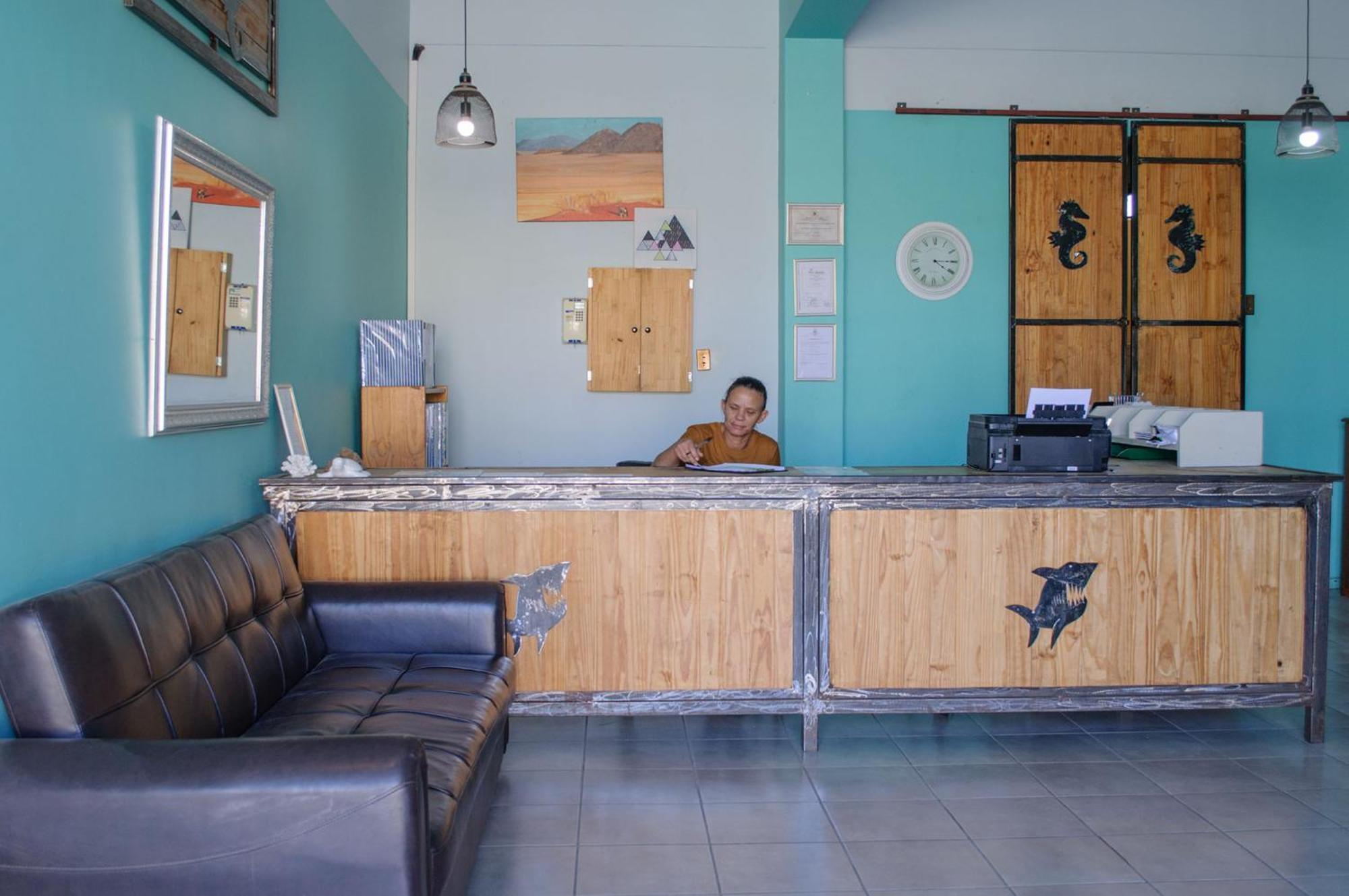 Oceanlife Guesthouse And Restaurant Luederitz Lüderitz Exterior foto